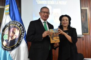 El Instituto Duartiano organizó un conversatorio en torno a la novela histórica “Cuando gemía la Patria”, de la periodista Emilia Pereyra. Instituto Duartiano celebra novela que resalta historia y valores patrios - RDE Digital