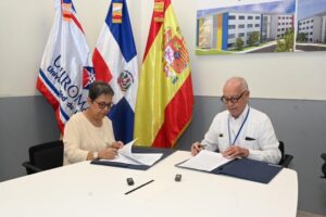 Banreservas y UNIROMANA firman acuerdo para otorgar becas - RDE Digital